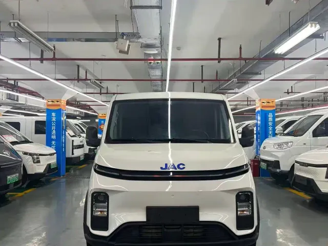 JAC Motors Van Boulevard — Фото автомобиля 2