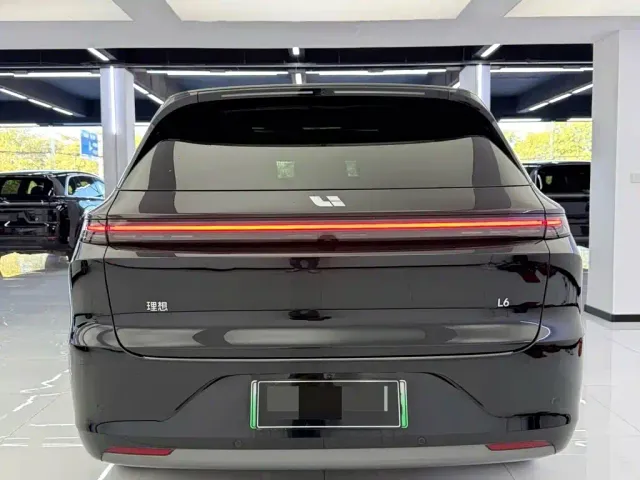 Li Auto L6 — Фото автомобиля 4