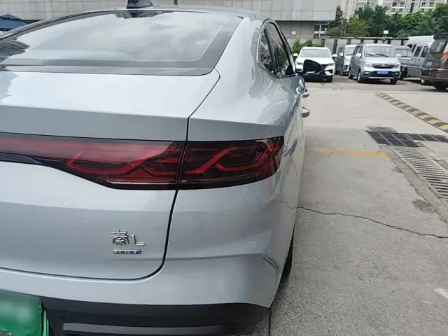 BYD Qin L — Фото автомобиля 7