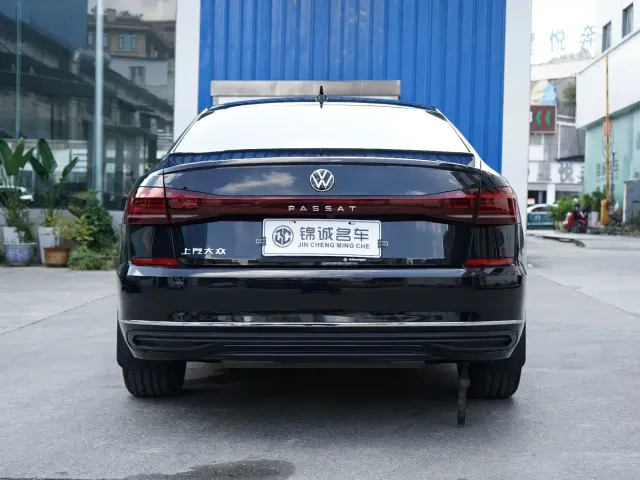 Volkswagen Passat — Фото автомобиля 8