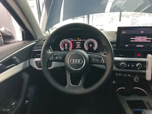 Audi A4L — Фото автомобиля 10
