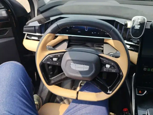 Geely Boyue L — Фото автомобиля 10