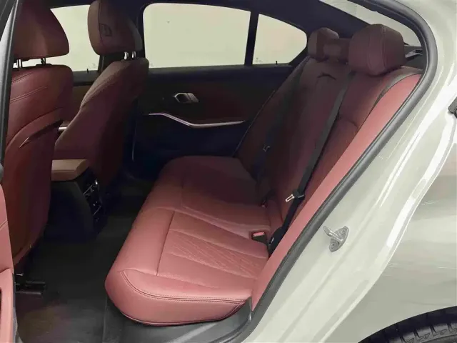 BMW 3 Series — Фото автомобиля 14