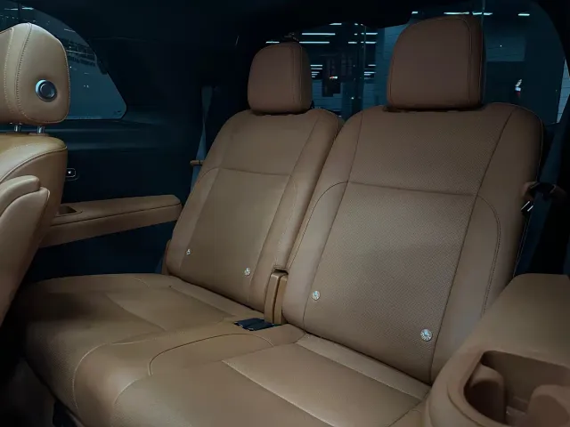 Li Auto L9 — Фото автомобиля 21
