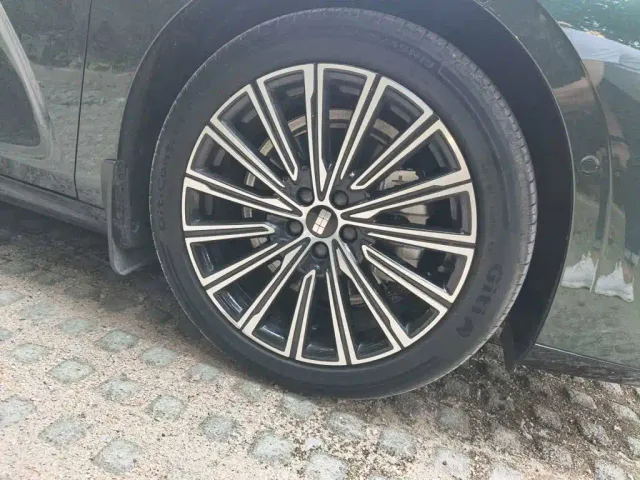 Geely Galaxy Xingyao 8 — Фото автомобиля 8