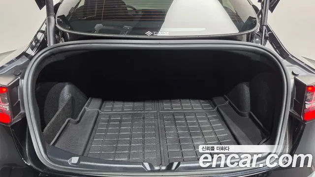 Tesla Model 3 — Фото автомобиля 13