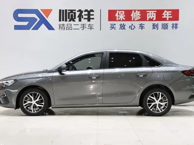 Geely Emgrand — Фото автомобиля 6
