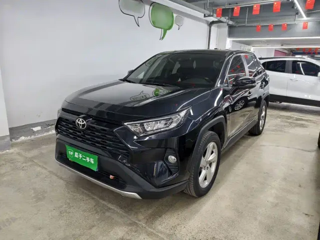 Фотография автомобиля — Toyota RAV4