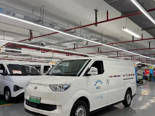 Фотография автомобиля — Ruichi New Energy EC75