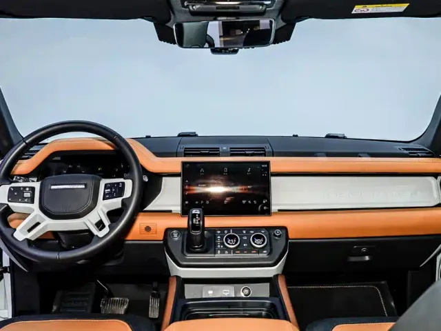 Land Rover Defender — Фото автомобиля 23