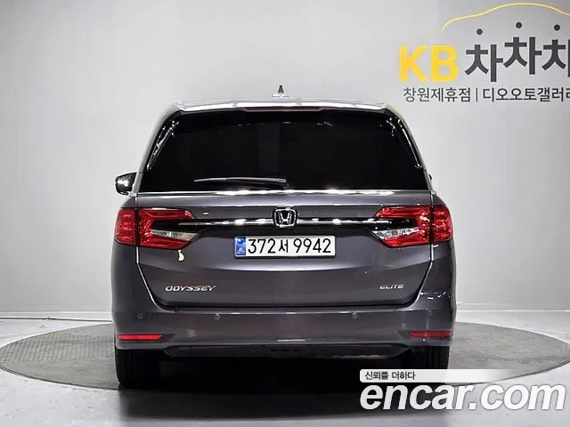 Honda Odyssey — Фото автомобиля 4