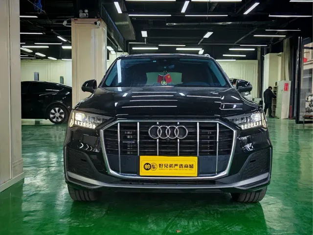 Audi Q7 — Фото автомобиля 2