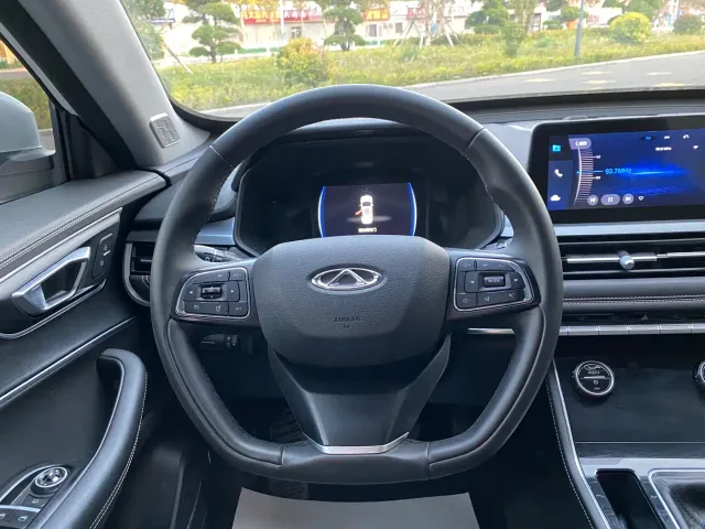 Chery Tiggo 8 — Фото автомобиля 15