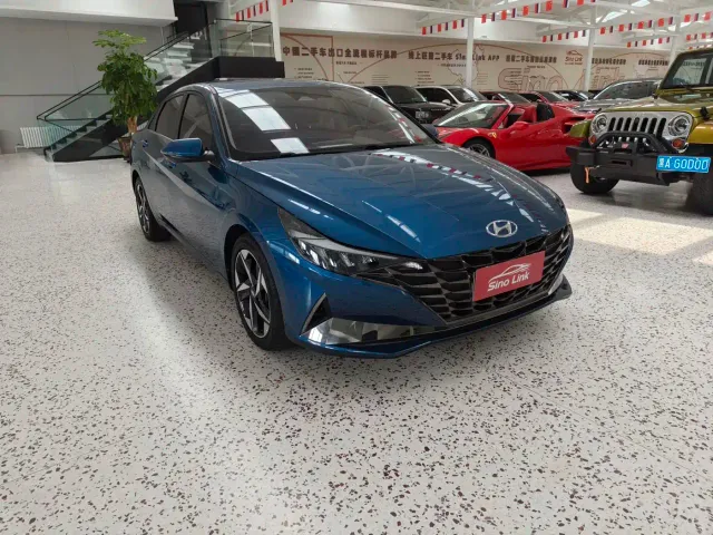 Hyundai Elantra — Фото автомобиля 3