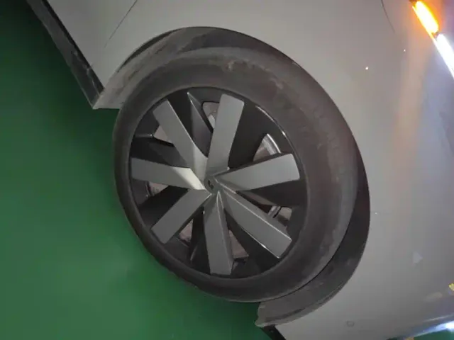 Li Auto i6 — Фото автомобиля 6