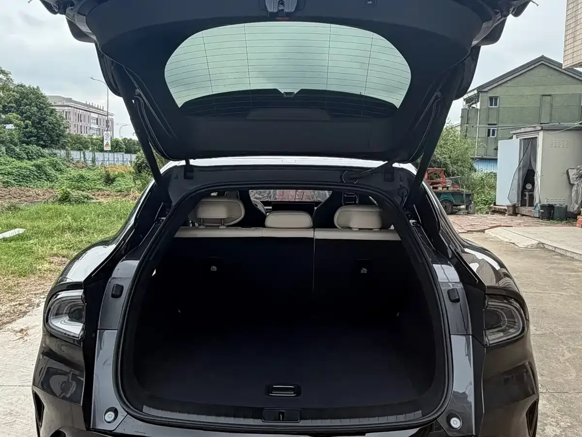 Xiaomi Auto Xiaomi YU7 — Фото автомобиля 7