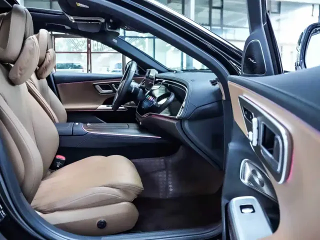Mercedes-Benz E-Class — Фото автомобиля 6