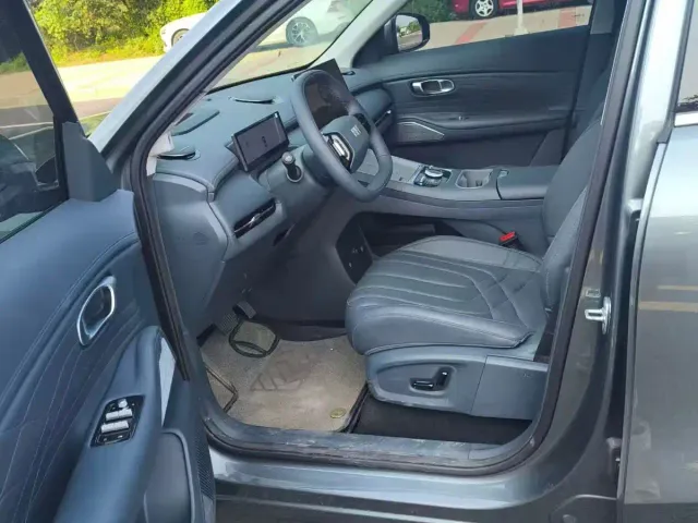 Geely Galaxy Starship 7 EM-i — Фото автомобиля 4