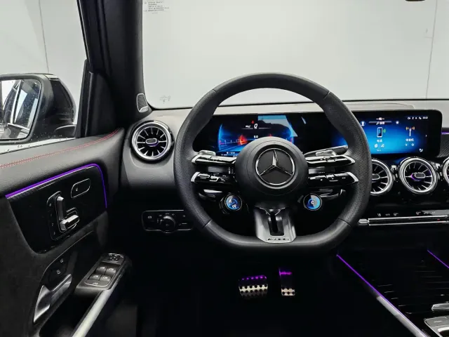 Mercedes-Benz GLB AMG — Фото автомобиля 9