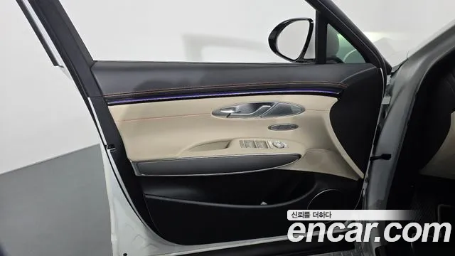 Genesis GV70 — Фото автомобиля 13