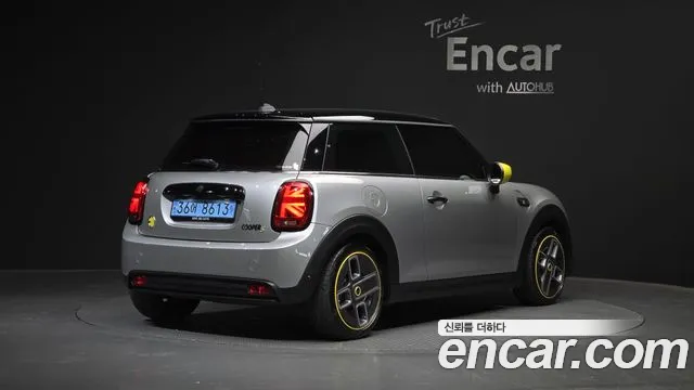 Mini Cooper Cooper Электро SE Электро — Фото автомобиля 2