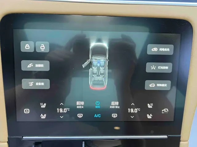 Li Auto ONE — Фото автомобиля 30