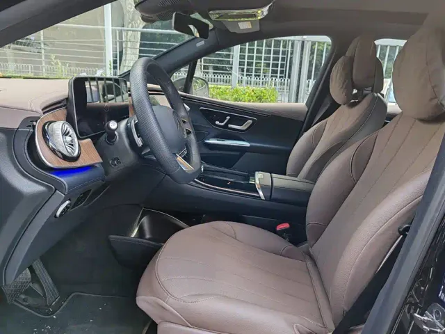 Mercedes-Benz EQE SUV — Фото автомобиля 8