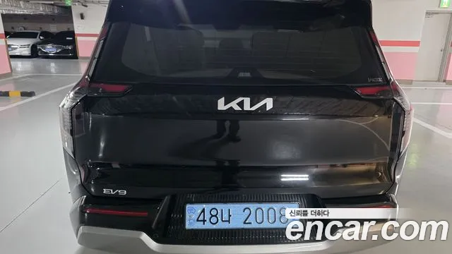 Kia EV9 — Фото автомобиля 4