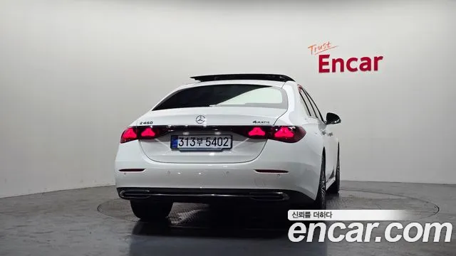 Mercedes-Benz E-Class — Фото автомобиля 4