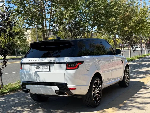 Land Rover Range Rover Sport — Фото автомобиля 7