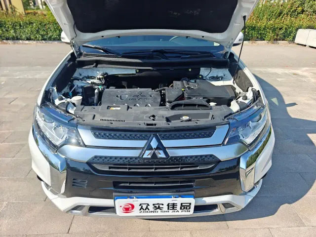 Mitsubishi Outlander — Фото автомобиля 25