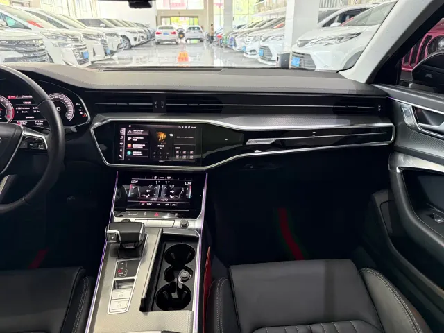Audi A6L — Фото автомобиля 14