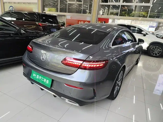Mercedes-Benz E-Class — Фото автомобиля 6