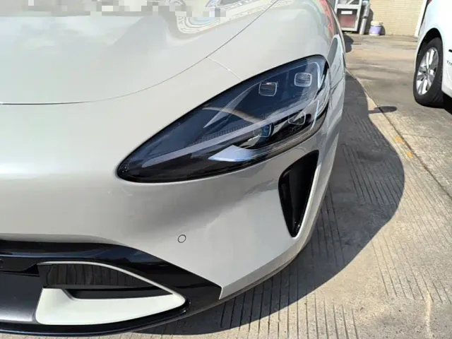 Xiaomi SU7 — Фото автомобиля 23