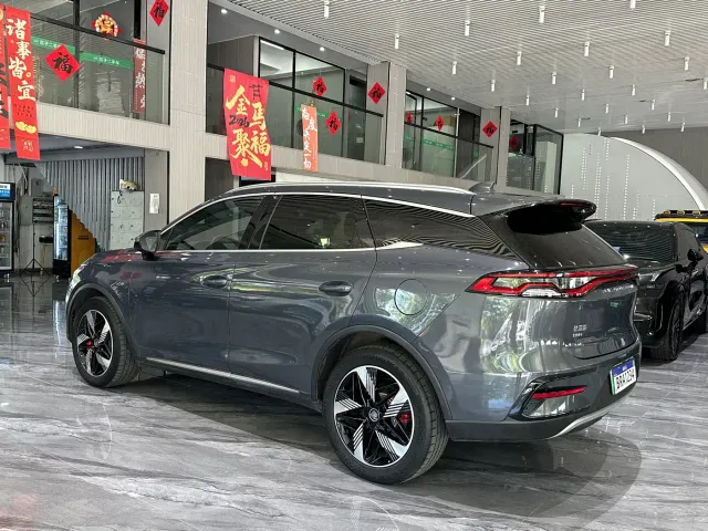 BYD Tang — Фото автомобиля 28