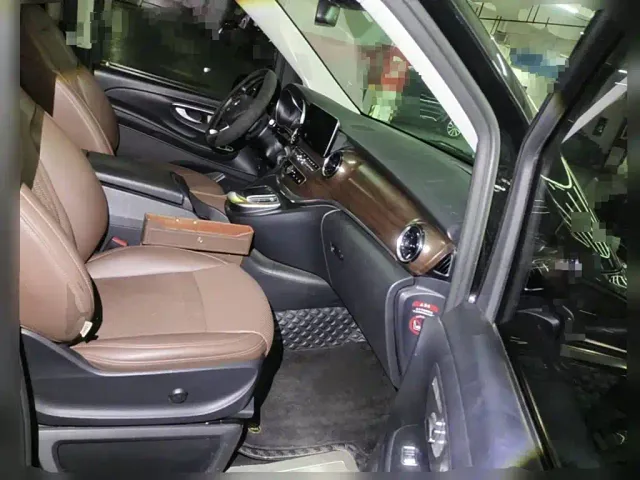 Mercedes-Benz V-Class — Фото автомобиля 13