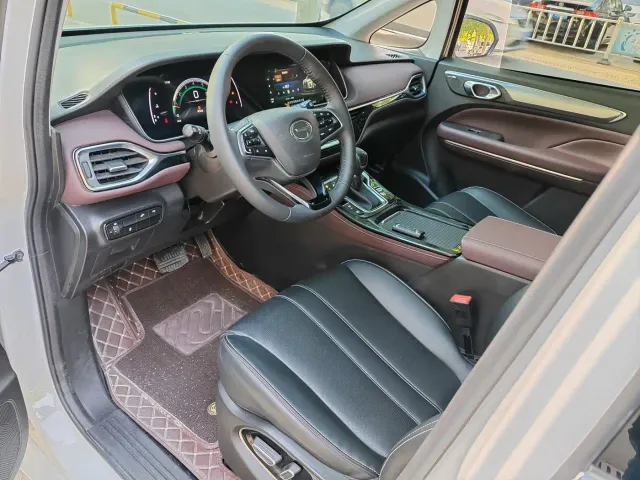 GAC Trumpchi M6 — Фото автомобиля 7