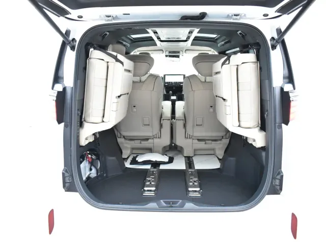 Toyota Alphard — Фото автомобиля 26