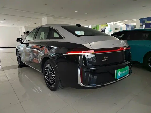 Roewe M7 DMH — Фото автомобиля 4