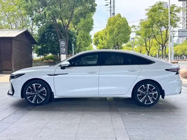 Chery Arrizo 8 — Фото автомобиля 4