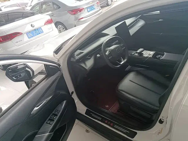 Changan Eado — Фото автомобиля 15