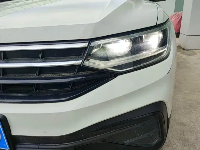 Volkswagen Tiguan L — Фото автомобиля 23