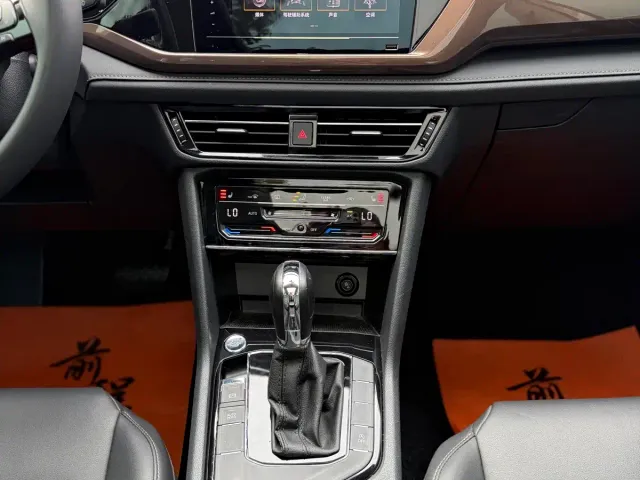 Volkswagen Tharu — Фото автомобиля 10