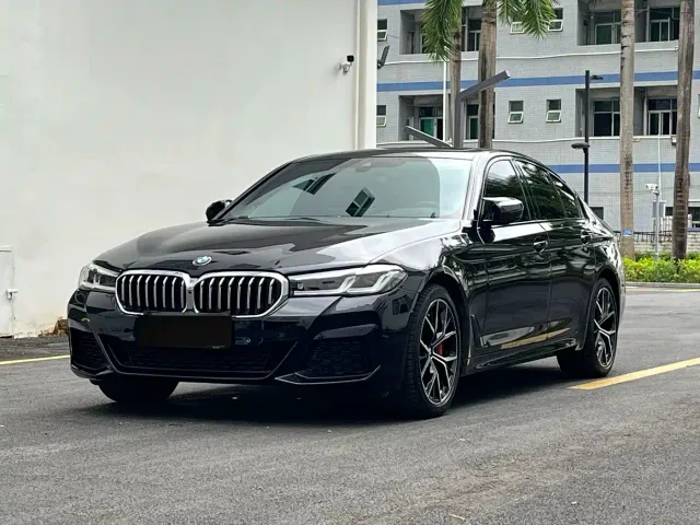 Фотография автомобиля — BMW 5 Series