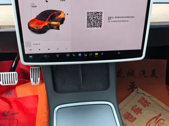 Tesla Model Y — Фото автомобиля 13