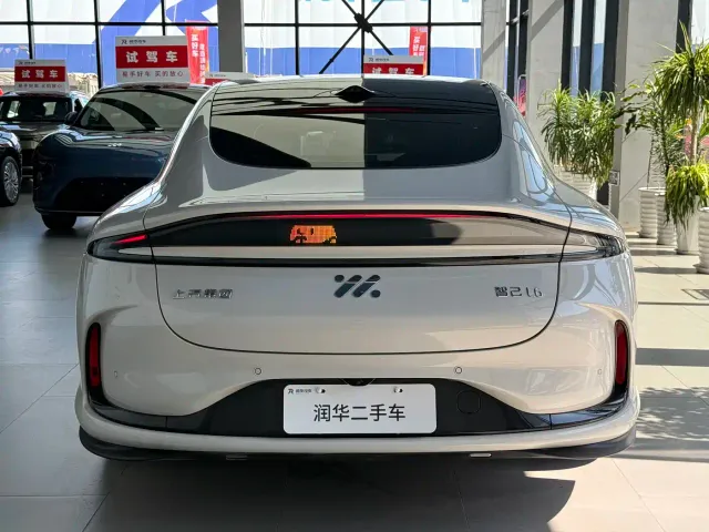 IM Motors L6 — Фото автомобиля 4