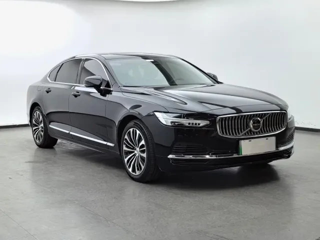 Volvo S90 — Фото автомобиля 3