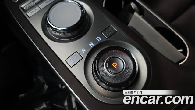 Genesis GV70 2.5T Бензин 2WD — Фото автомобиля 8
