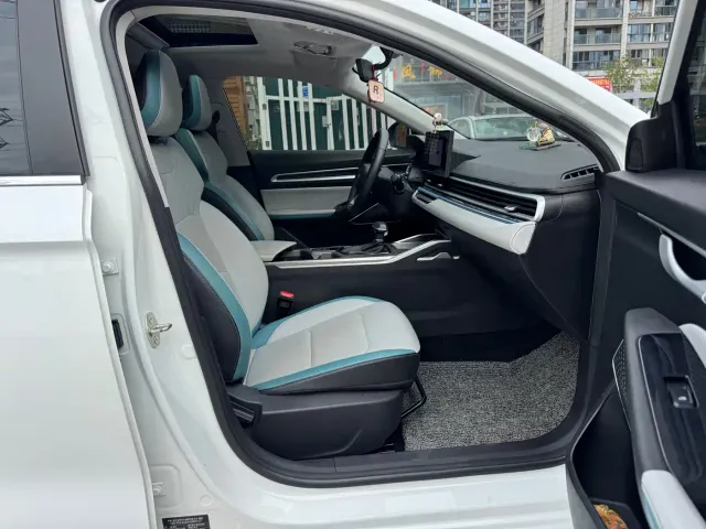 Geely Emgrand — Фото автомобиля 17