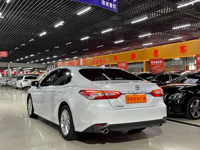 Toyota Camry — Фото автомобиля 4